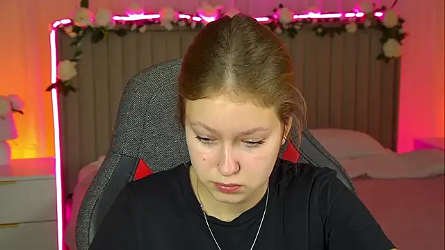 EveMundie online show from 7, 11, 2025