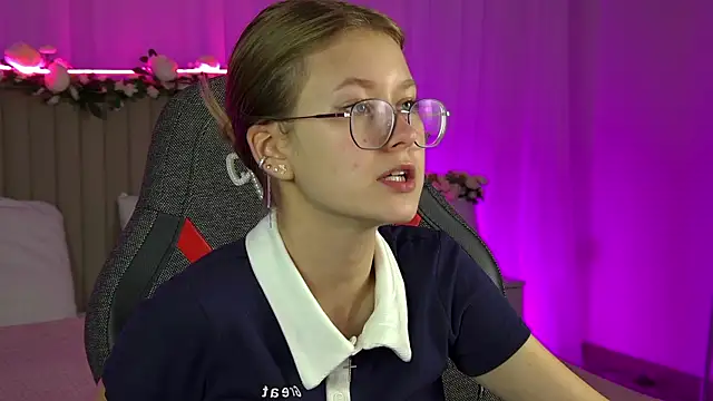 EveMundie online show from 9, 9, 2025