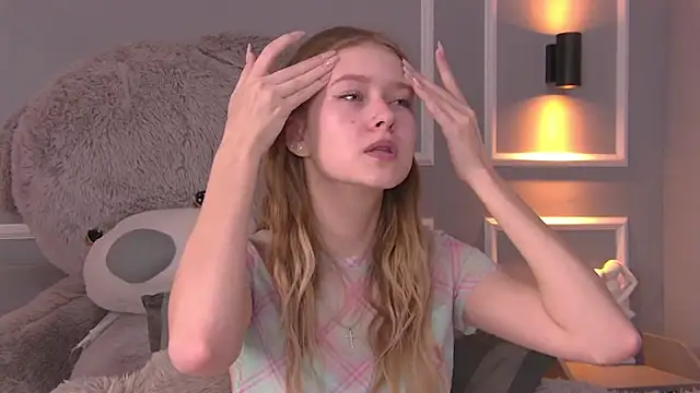 EveMundie online show from 2, 3, 2025