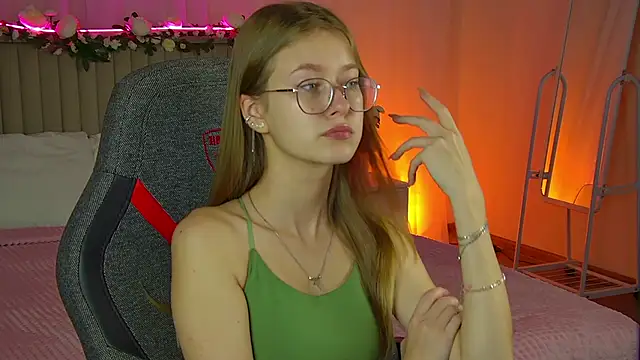 EveMundie online show from 17, 9, 2025