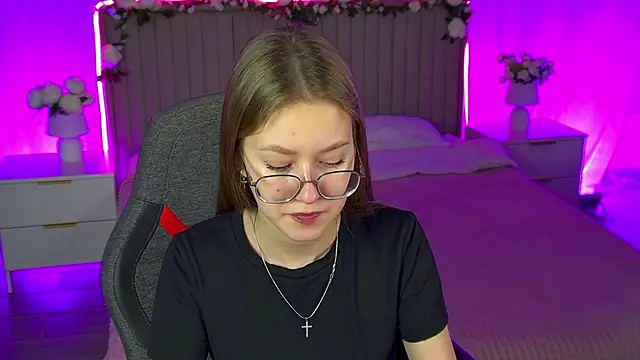 EveMundie online show from 25, 11, 2025