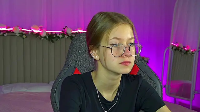 EveMundie online show from 10, 9, 2025