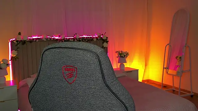 EveMundie online show from 26, 11, 2025