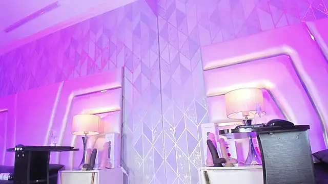 AnahisBennett online show from 12, 11, 2025