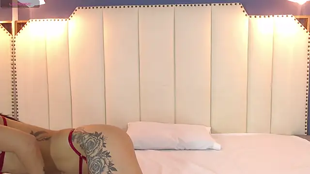 AnahisBennett online show from 20, 2, 2025