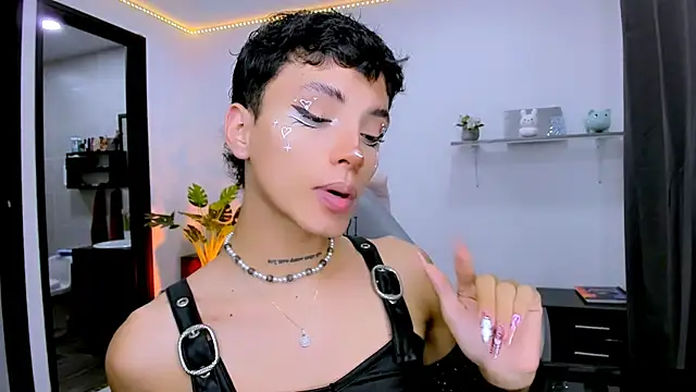 Snapshot of nilam_valker chatting on 8, 10, 2025 nilam valker online show from 8, 10, 2025