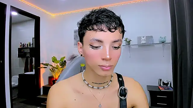 Snapshot of nilam_valker chatting on 2, 10, 2025 nilam valker online show from 2, 10, 2025