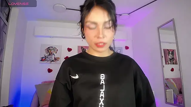 Snapshot of LoreleyNovoa chatting on 22, 2, 2026 LoreleyNovoa online show from 22, 2, 2026