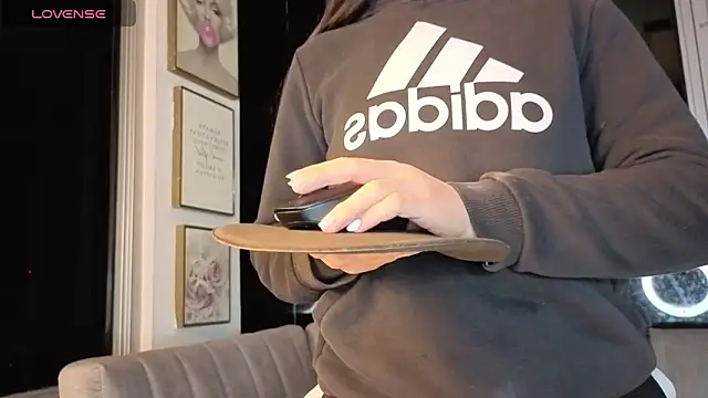 Ivanna West online show from 25, 2, 2026