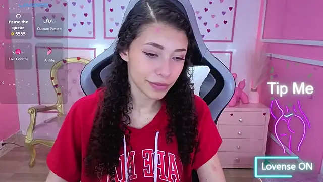 Snapshot of danatella_a chatting on 18, 12, 2025 danatella a online show from 18, 12, 2025