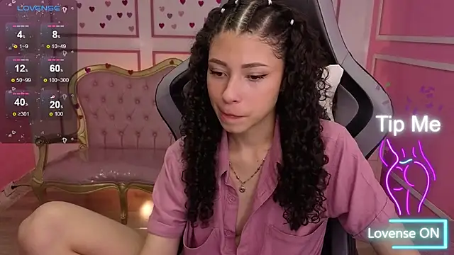 Snapshot of danatella_a chatting on 18, 11, 2025 danatella a online show from 18, 11, 2025