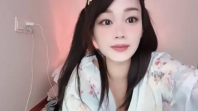 yueyue2003 online show from 8, 3, 2025