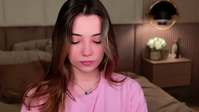 Alice Deleon online show from 1, 3, 2025