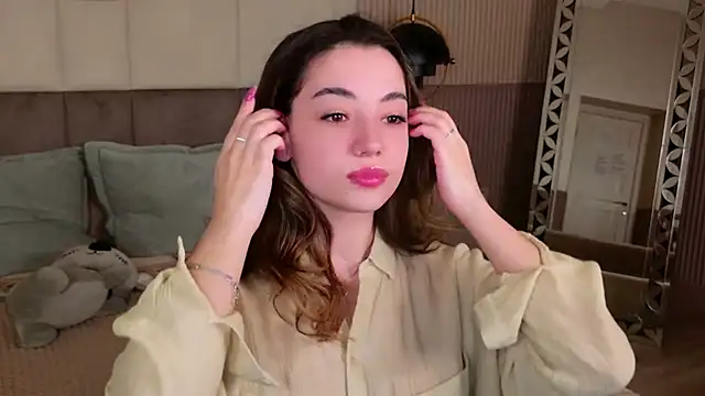 Alice Deleon online show from 27, 2, 2025