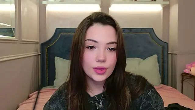 Alice Deleon online show from 15, 4, 2026