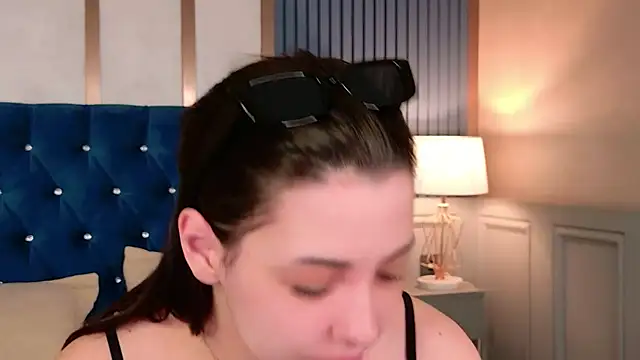 Snapshot of Alice_Deleon chatting on 9, 7, 2026 Alice Deleon online show from 9, 7, 2026