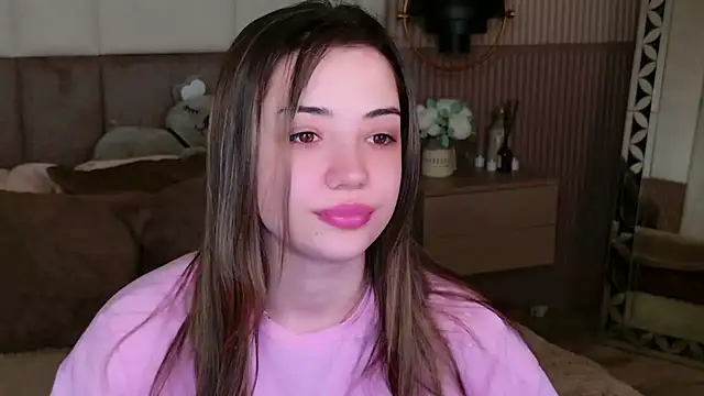 Alice Deleon online show from 6, 3, 2025