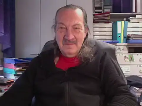 Snapshot of HMStraps01 chatting on 10, 12, 2024 HMStraps01 online show from 10, 12, 2024