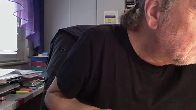 Snapshot of HMStraps01 chatting on 13, 3, 2025 HMStraps01 online show from 13, 3, 2025