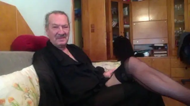 Snapshot of HMStraps01 chatting on 12, 1, 2026 HMStraps01 online show from 12, 1, 2026