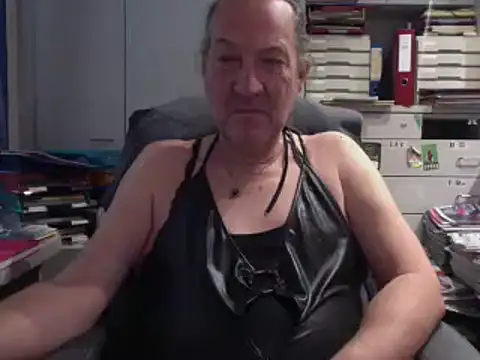 Snapshot of HMStraps01 chatting on 30, 10, 2025 HMStraps01 online show from 30, 10, 2025