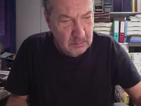 Snapshot of HMStraps01 chatting on 16, 1, 2025 HMStraps01 online show from 16, 1, 2025