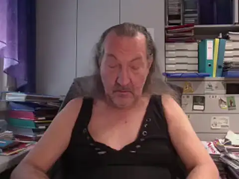 Snapshot of HMStraps01 chatting on 18, 12, 2024 HMStraps01 online show from 18, 12, 2024