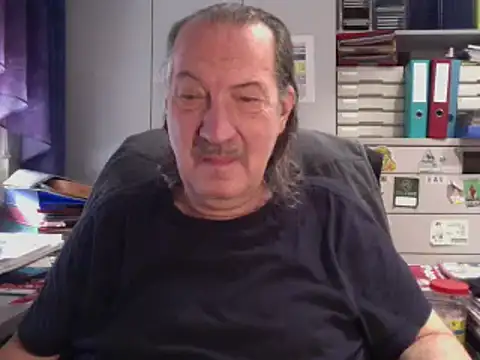 Snapshot of HMStraps01 chatting on 17, 1, 2025 HMStraps01 online show from 17, 1, 2025