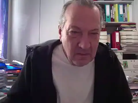 Snapshot of HMStraps01 chatting on 19, 11, 2025 HMStraps01 online show from 19, 11, 2025