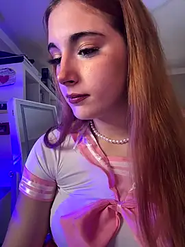 Snapshot of sexymelli18 chatting on 14, 9, 2025 sexymelli18 online show from 14, 9, 2025