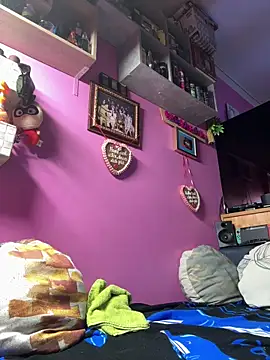 Snapshot of sexymelli18 chatting on 19, 10, 2025 sexymelli18 online show from 19, 10, 2025