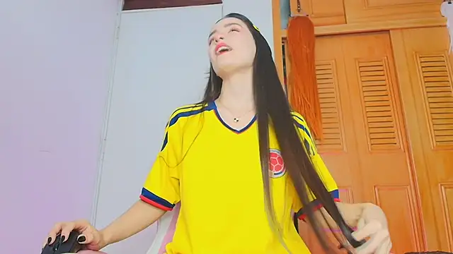 Peach Rose  online show from 15, 11, 2025