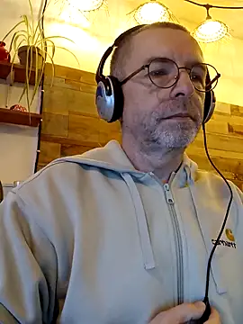 Xavspank2 online show from 15, 12, 2025