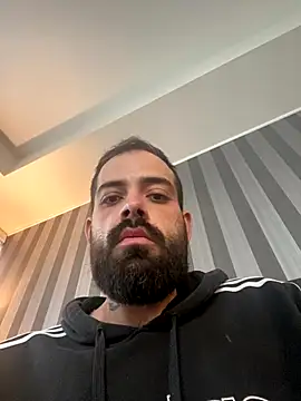 guccititi online show from 4, 11, 2025