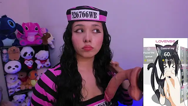 Snapshot of Emma_Winslow chatting on 30, 10, 2025 Emma Winslow online show from 30, 10, 2025