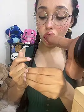 Snapshot of Emma_Winslow chatting on 1, 10, 2025 Emma Winslow online show from 1, 10, 2025