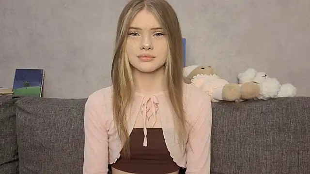 Snapshot of CarolinePepper chatting on 5, 7, 2026 CarolinePepper online show from 5, 7, 2026