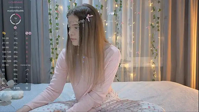 CarolinePepper online show from 6, 2, 2026