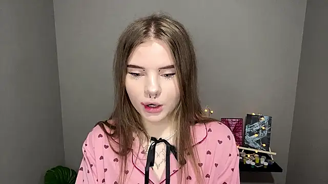 CarolinePepper online show from 11, 3, 2025