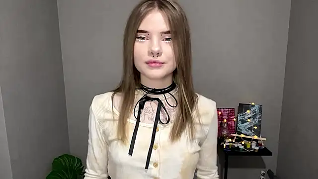 CarolinePepper online show from 8, 3, 2025