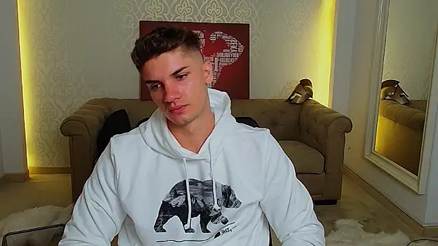 MaxKaiden online show from 17, 9, 2025