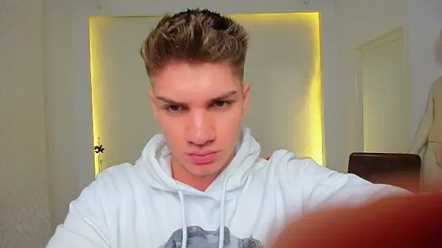 MaxKaiden online show from 27, 10, 2025