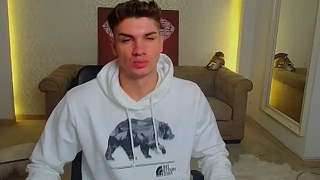 MaxKaiden online show from 19, 9, 2025