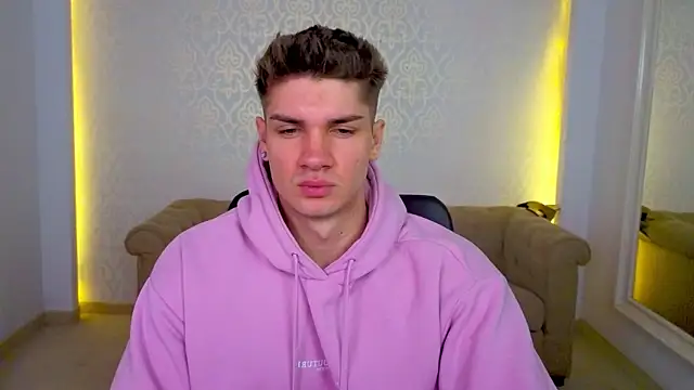 MaxKaiden online show from 20, 4, 2026