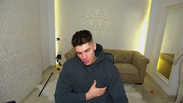 MaxKaiden online show from 8, 11, 2025