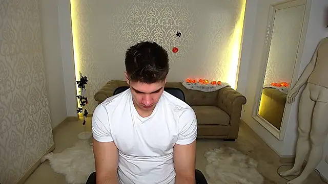 MaxKaiden online show from 21, 10, 2025