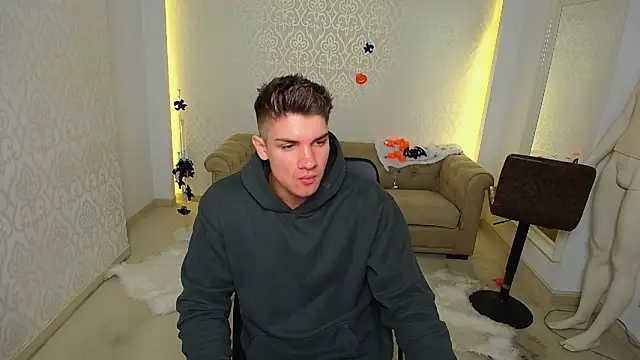 MaxKaiden online show from 28, 10, 2025