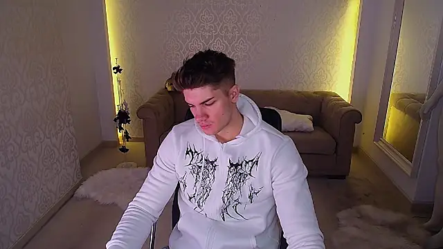 MaxKaiden online show from 25, 11, 2025