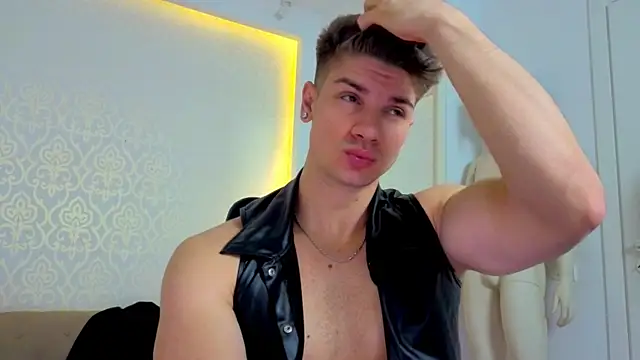 MaxKaiden online show from 30, 4, 2026