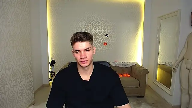 MaxKaiden online show from 20, 10, 2025